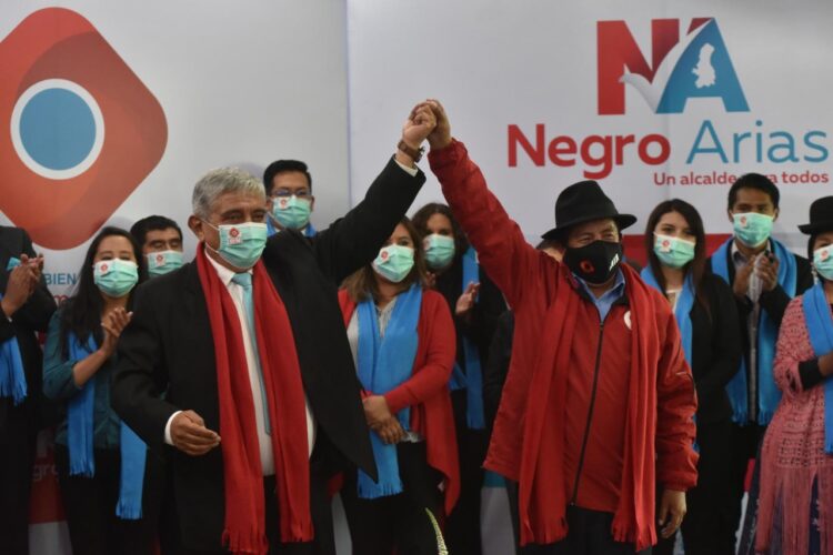 La alianza de Iván Arias y Rafael Quispe suscrita en diciembre de 2020. Foto: La Razón