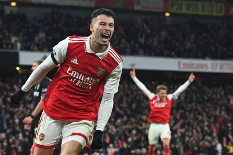 Arsenal remonta al West Ham para mantenerse líder de la Premier
