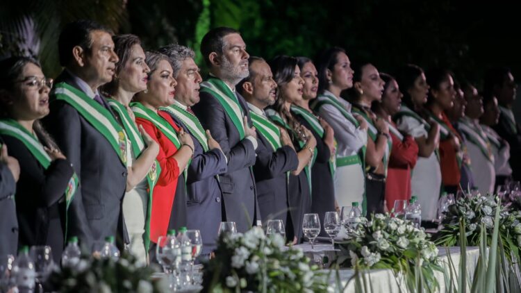 Camacho dedica su discurso por el aniversario de Santa Cruz a alusiones a sus adversarios