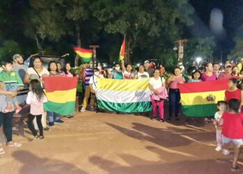Llega el cabildo cívico cruceño por la defensa de la tierra y contra los avasalladores