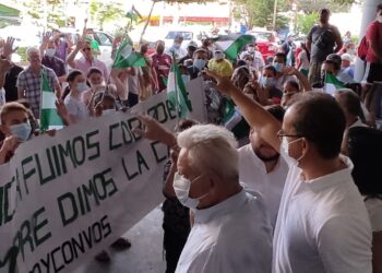 Costas y Aguilera en el Palacio de Justicio