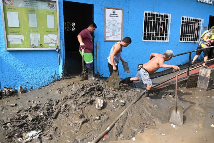 Un total de 121 víctimas mortales han sido identificadas. Quedan otras 34 por confirmar. Foto: AFP