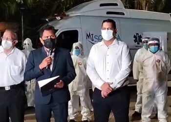 El ministro Jeyson Auza, en el anuncio del centro de aislamiento en Santa Cruz. Foto: Ministerio de Salud