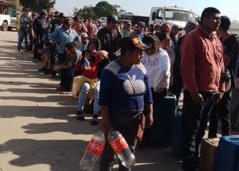 Bloqueo en Cuatro Cañadas paraliza otra vez el transporte nacional e internacional en Santa Cruz