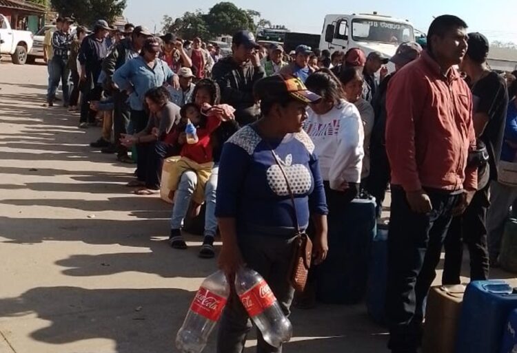 Bloqueo en Cuatro Cañadas paraliza otra vez el transporte nacional e internacional en Santa Cruz