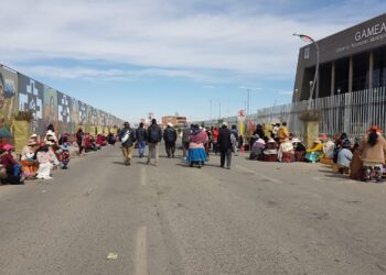 La Defensoría aguarda nueva convocatoria de diálogo entre la Alcaldía de El Alto y padres