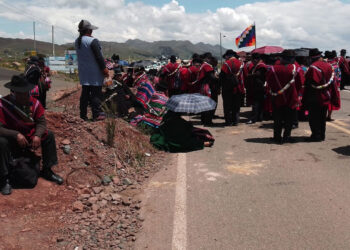 Persisten bloqueos en La Paz, Santa Cruz y Cochabamba por distintas demandas