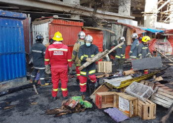 El fuego fue controlado en el Mall Gran Vía, vías y anaqueles cercanos seguirán cerrados