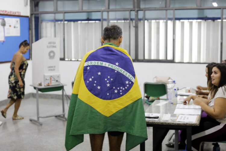 Brasil, en vilo ante incierta segunda vuelta electoral entre Lula y Bolsonaro