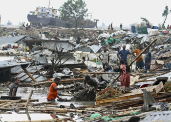 Al menos 35 muertos por la tormenta Sitrang en la costa de Bangladesh