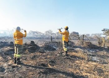 Bomberos forestales registran la extinción de un incendio en el norte cruceño.