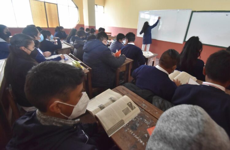 Estudiantes de una unidad educativa de La Paz. Foto: Archivo LR