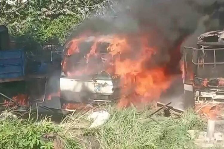 Reportan incendio de buses en una escuela de policías en Santa Cruz