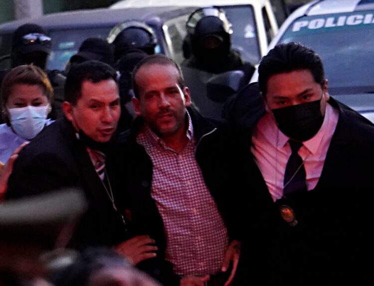 Camacho se descompensó y no declaró ante la Fiscalía, dormirá en celda de la FELCC