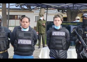 El Ministerio de Gobierno presenta a dos extranjeros como autores del atraco en Huajchilla