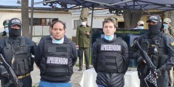 El Ministerio de Gobierno presenta a dos extranjeros como autores del atraco en Huajchilla