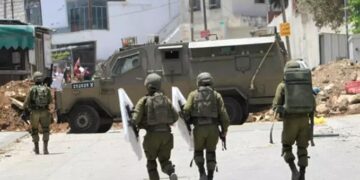 Civiles palestinos han muerto asfixiados durante enfrentamientos con las fuerzas israelíes cerca del puesto de control Abu al Rish.