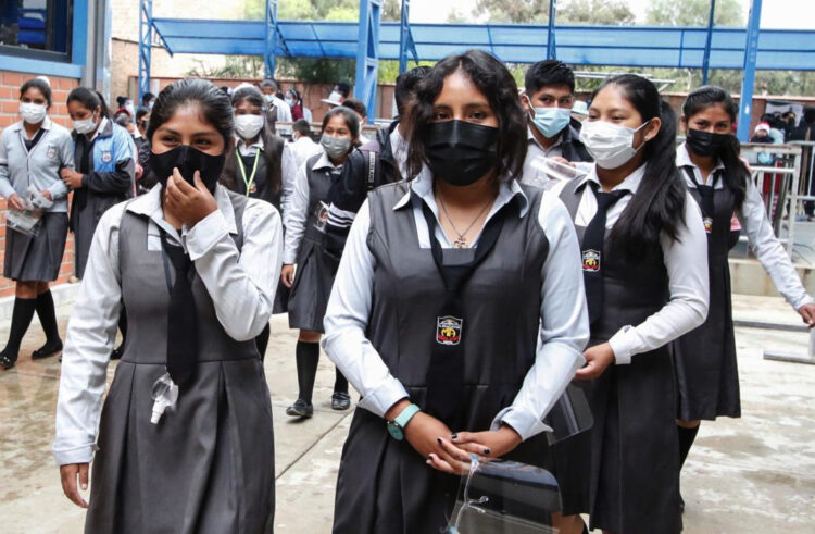 El Ministerio de Educación evalúa horario de invierno para el occidente del país