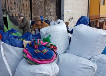 El bloque de Alanes reanuda la venta de coca fuera del mercado de Villa El Carmen