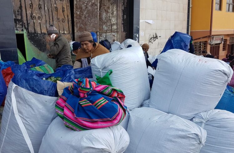 El bloque de Alanes reanuda la venta de coca fuera del mercado de Villa El Carmen