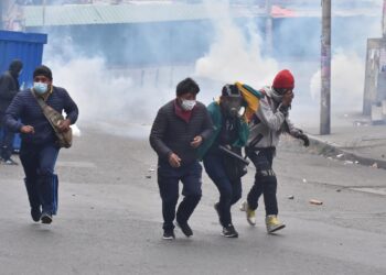 Vuelven la tensión y los enfrentamientos entre la Policía y la Adepcoca, se reporta un herido