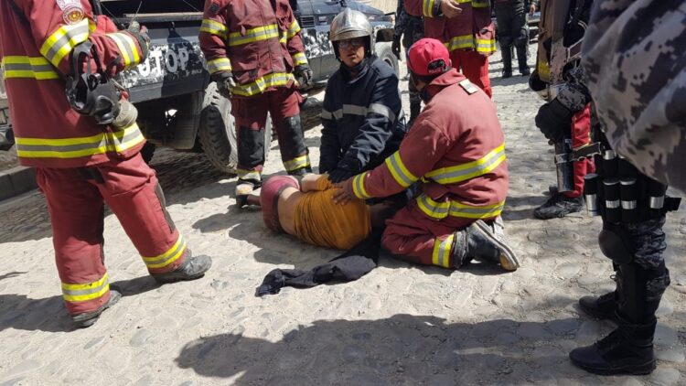 Al menos 21 cocaleros y policías resultaron heridos en toma del mercado paralelo