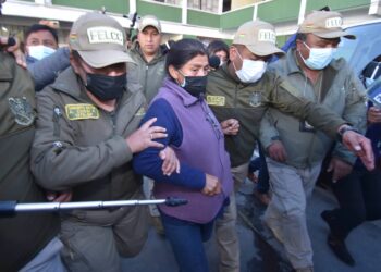 Dirigente cocalera pasará la noche en celdas policiales a la espera de su audiencia cautelar