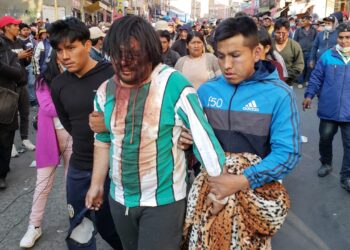 Tras la toma violenta del mercado de Villa El Carmen, bloque de Machicado libera a 11 rehenes