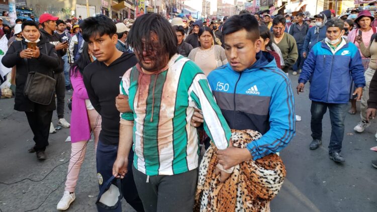 Tras la toma violenta del mercado de Villa El Carmen, bloque de Machicado libera a 11 rehenes