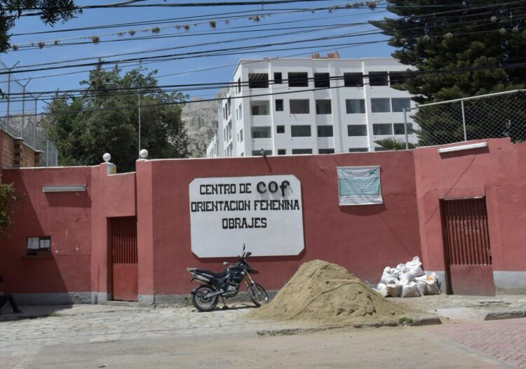 La cárcel de Obrajes, en La Paz, vista de exteriores. Foto: La Razón-archivo