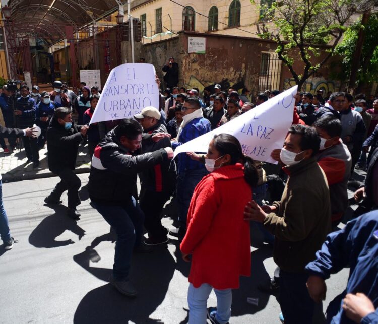 La Alcaldía ratifica acciones legales, pero convoca a dialogar al transporte interciudad