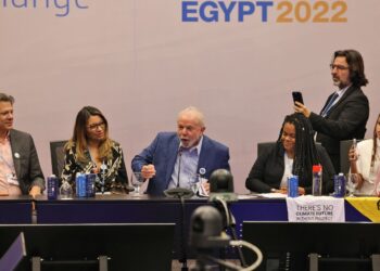 Los países presentes en la conferencia de la ONU sobre el cambio climático (COP27) siguen negociando el sábado.