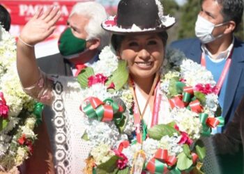 Integrante del Conade discrimina a Copa y evita que baile con bolivianos en Nueva York