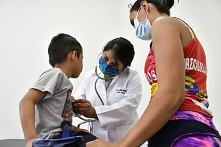 En medio del paro, Santa Cruz enfrenta al coqueluche, COVID-19 y viruela símica