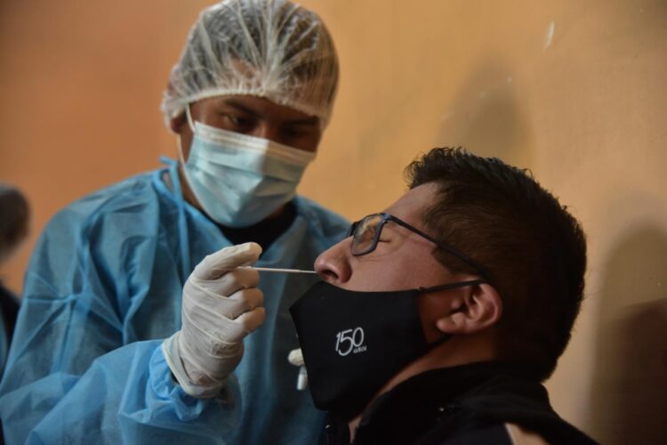 El COVID-19 retrocede y no pasa del centenar de contagios en el país