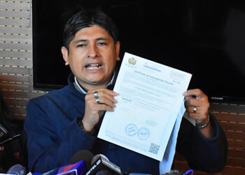 Los vocales suplentes del TSE analizan si se procesa a los titulares por el caso Cuéllar