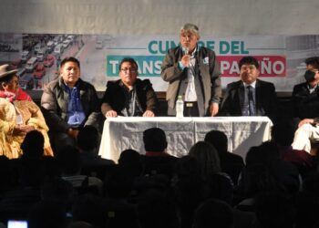 Restricciones y recorte de rutas, las conclusiones de la accidentada Cumbre de Transporte de La Paz