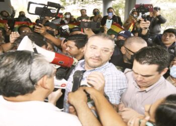 Calvo se arropa con los cívicos tras medida de la Justicia