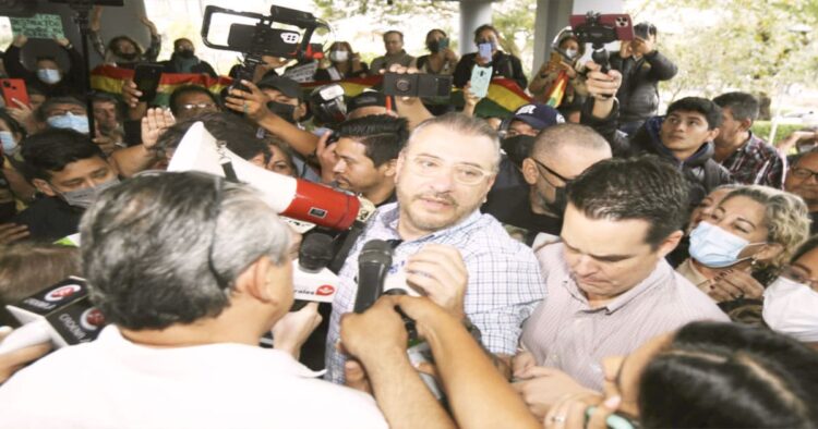 Calvo se arropa con los cívicos tras medida de la Justicia
