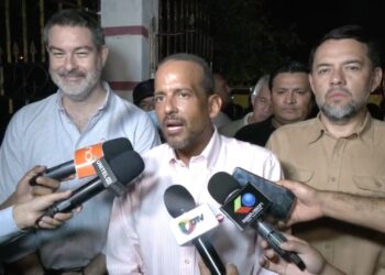 Luis Fernando Camacho, ayer con la prensa.