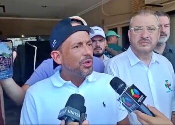 Luis Fernando Camacho y Rómulo Calvo, este martes.