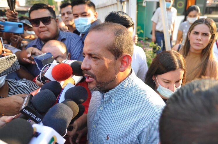 Camacho se queda solo en su desplante a las autoridades nacionales por las efemérides