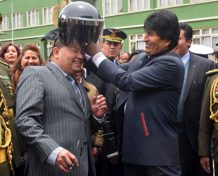 Romero pide respeto a Morales y sugiere ‘cambalache’ para extraditar a Dávila