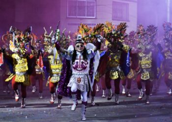 Buscan que Carnaval de Oruro sea solo para vacunados