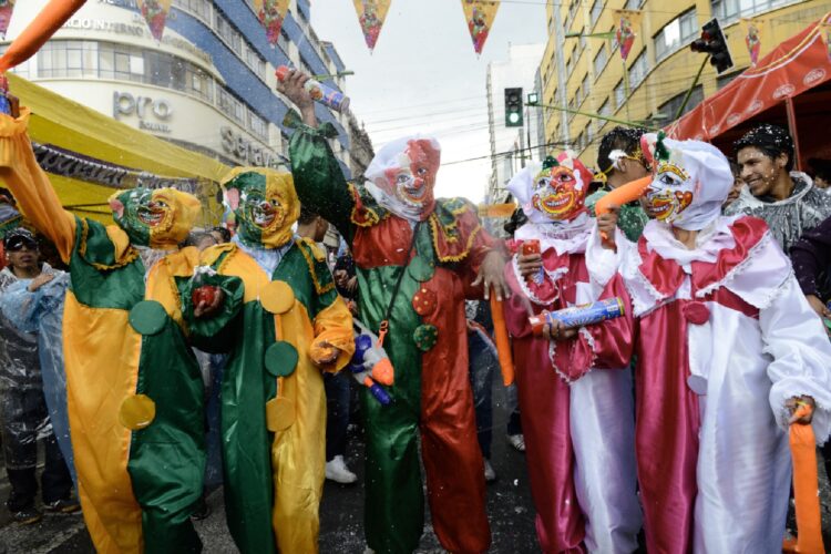 La Paz propone un Carnaval sin alcohol ni saludos