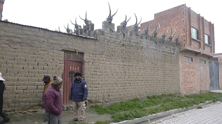 La Casa del Tío en El Alto, su dueño pide respetar sus creencias