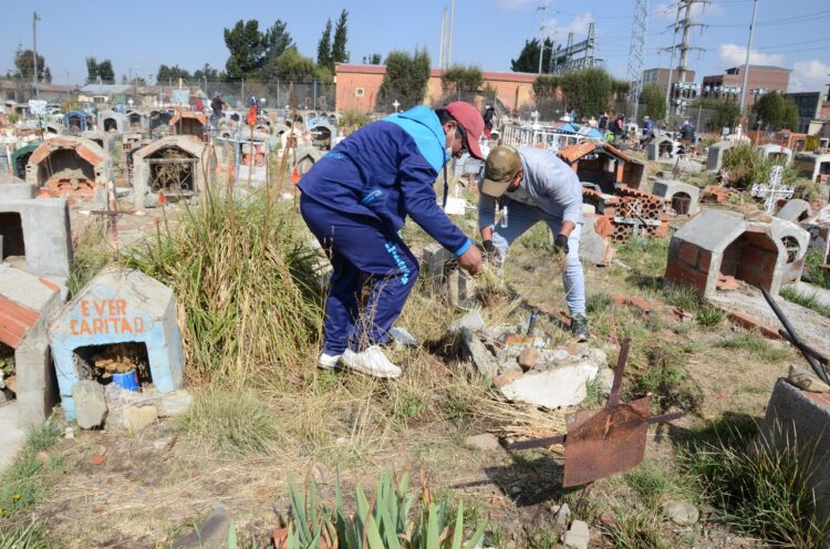 Cuatro restricciones en tres cementerios de El Alto por Todos Santos. Foto: Archivo