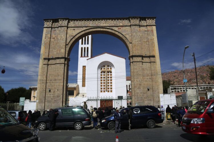 Todos Santos: Solo se permitirá ingresar con flores al Cementerio, conozca las prohibiciones