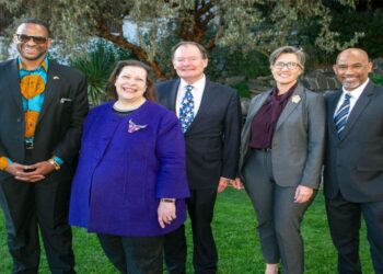 Jarahn Hillsman, Charisse Phillips, Gregory Phillps, Amy Christianson y Jorge Navarro.