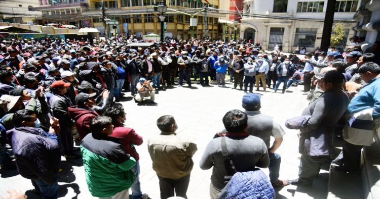 Un grupo de choferes va a cabildo; otro irá a diálogo el martes